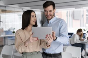 Psicólogo autônomo ou com CNPJ: qual a melhor opção para pagar menos impostos?
